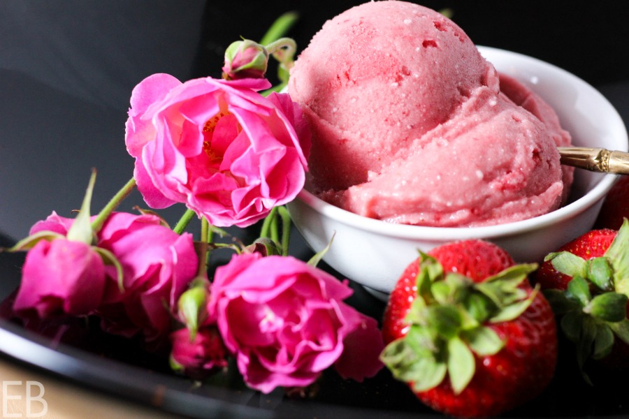 Blender Strawberry Ice Cream {nondairy and dairy versions, Paleo, AIP, GAPS} Eat Beautiful
