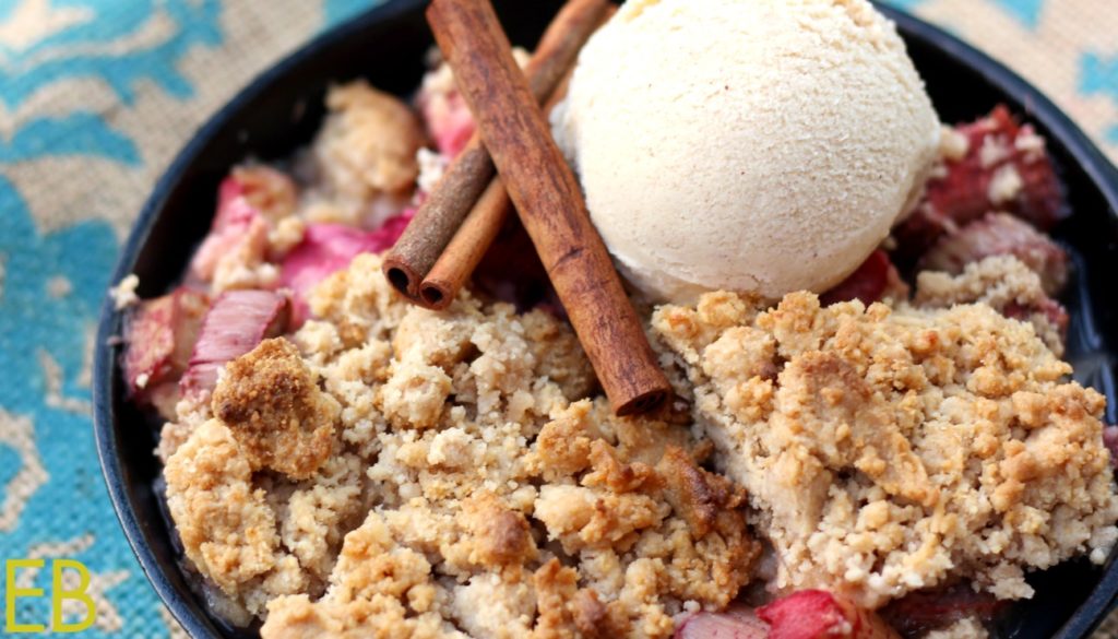 Rhubarb Crumble {Paleo}