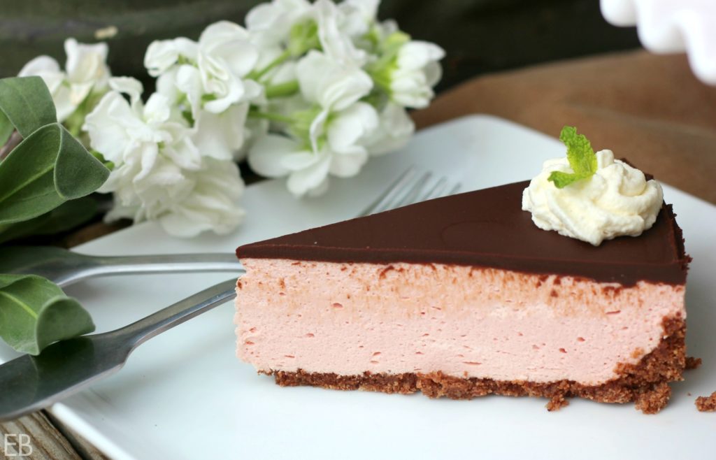 No-Bake Peppermint Cheesecake {Real Food, Paleo, Primal, Gluten-free, Probiotics! Sooooo yummy!!!}