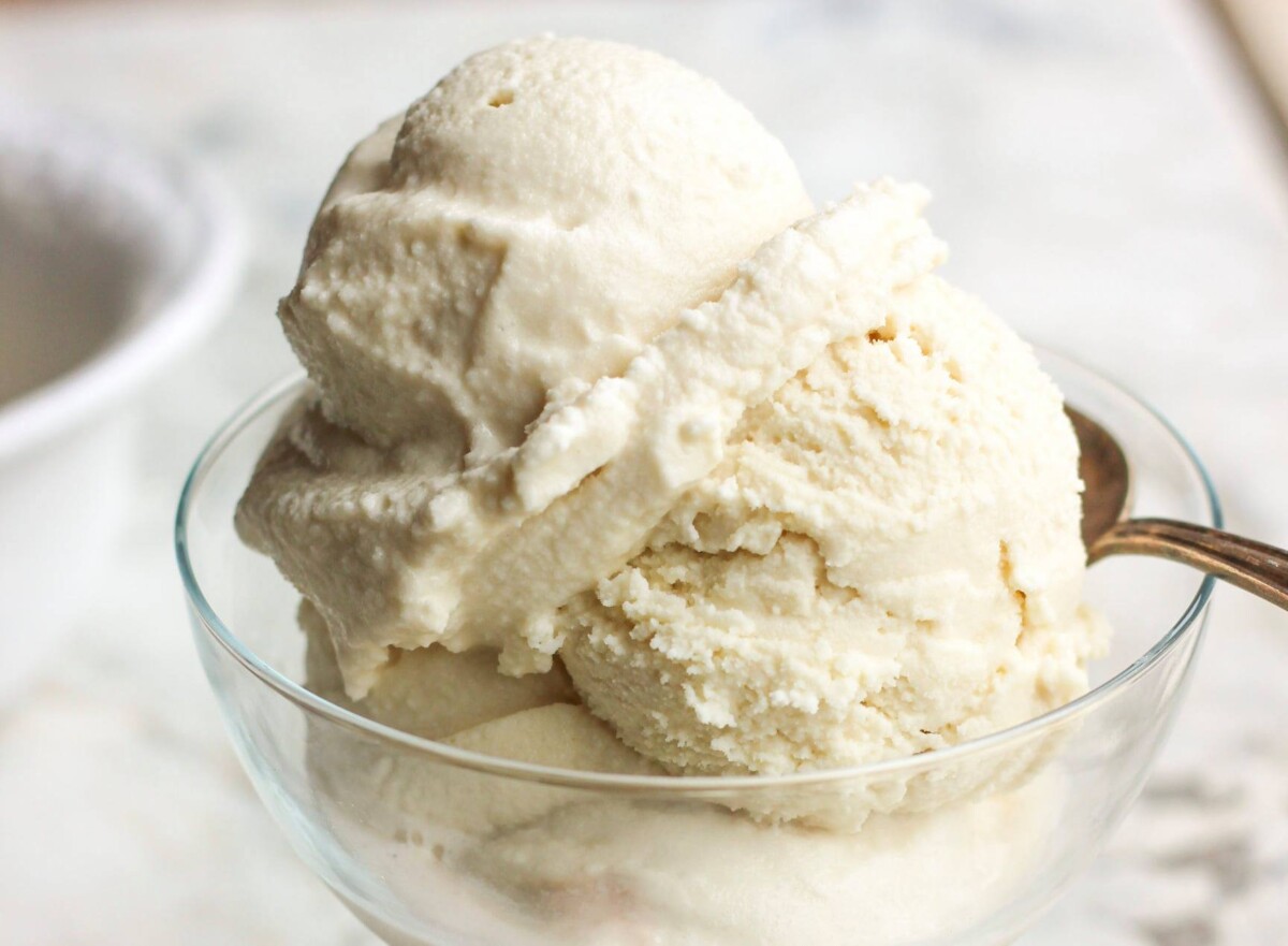 SCOOPS OF PALEO VANILLA ICE CREAM IN A DISH