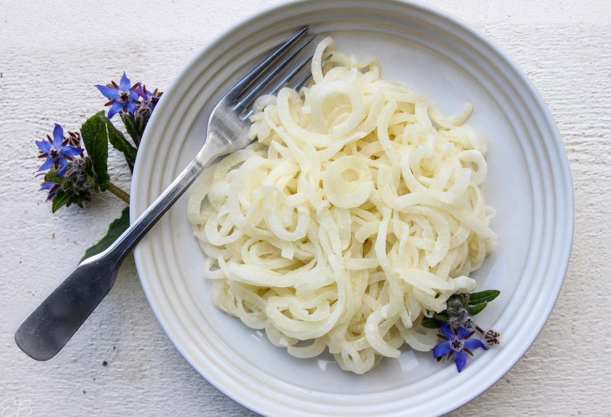 overhead view of daikon noodles on a plate