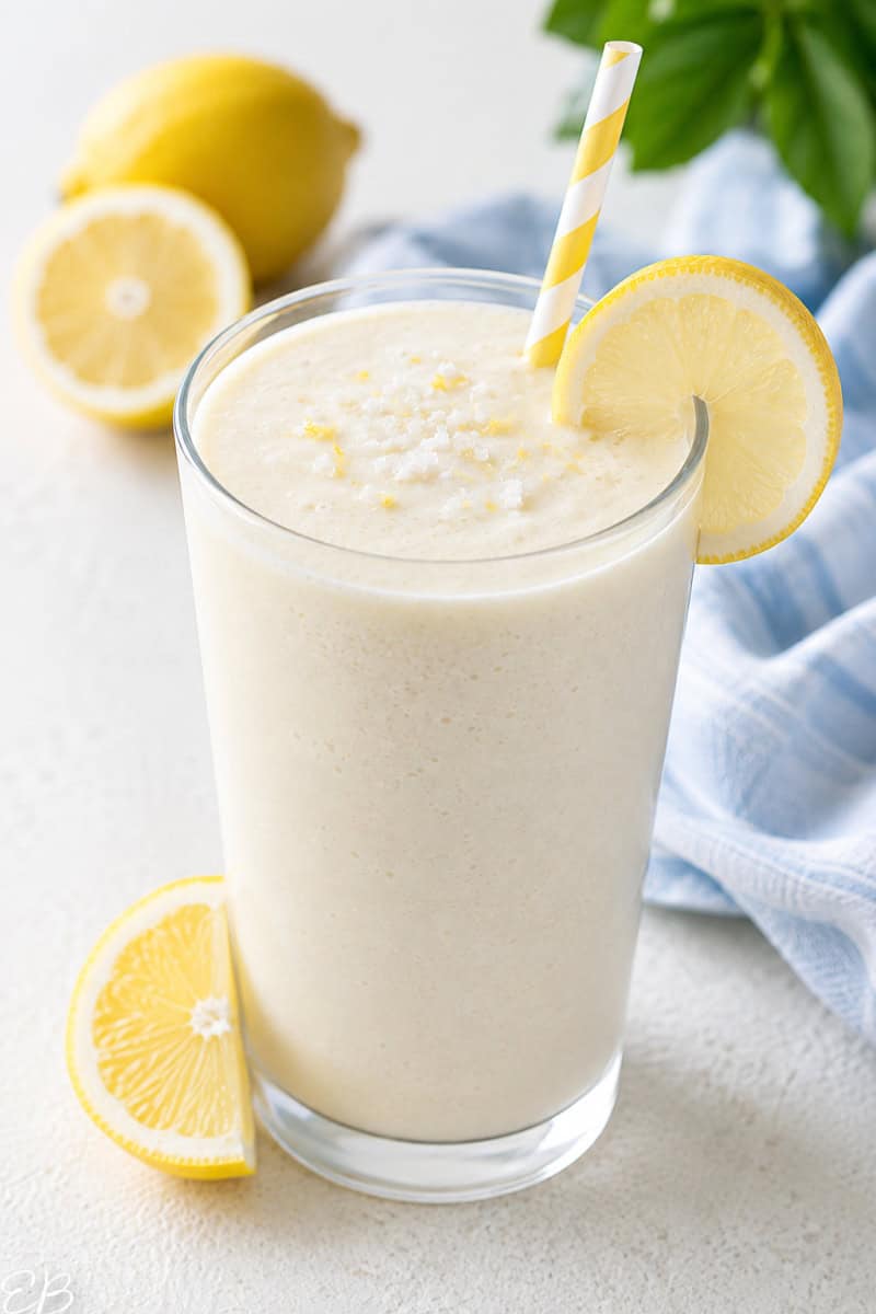 salted lemonade smoothie in clear glass with straw