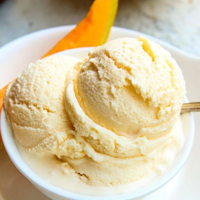 If you love gourmet ice cream flavors, or even if you don’t😉, this is one you have to try. 👌🏽The first time I made Cantaloupe Sea Salt Ice Cream 🍈my boys were going to have chocolate peanut butter later in the day at a birthday party. They both tasted CSS and decided they wanted it instead! True story. Amazing flavor. Super goes WOW🤩👌🏽⚡️💫💥✨ in your mouth! Make this flavor while 🍈🍈🍈 are fresh and in season!😊🧡 
Direct link to recipe in profile: @meganstevenseatbeautiful https://eatbeautiful.net/cantaloupe-sea-salt-ice-cream/ Primal, Keto, Ancestral, GAPS diet, raw cream option…
🍦
🍦
🍦
#eatbeautiful #icecreamrecipes #primaldiet #rawmilkicecream #rawcream #ketodesserts #eggfree #feedfeedglutenfree #feedfeedvegetarian #eatwiththeseasons #summervibes #summerrecipes #glutenfree #lactosefree #cantaloupe #cantaloupeicecream #ancestraldiet #allergyfriendly #gapsdiet @thefeedfeed #buzzfeast