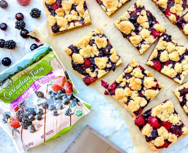 #ad Have you guys ever opened up a bag of @cascadianfarm frozen Harvest Berries and compared it to the other brands in the freezer aisle? @thefeedfeed I was actually so surprised at the difference: Small fully ripe strawberries in the Cascadian Farm bag! I actually love this company and their mission statement. They actually care about sustainability! 🫐💙 Years ago, my husband and I went to their farmstand in WA, and I’ve been buying the frozen goodies ever since. Usually blackberries or raspberries, but this last week I bought the Harvest Berries blend, and that’s when I saw the difference. Anyway, I sure appreciate what this company is doing. 🍓♥️THESE BARS are Berry Crumble Bars … Paleo, Vegan, Gluten-free, Super fast to make and, they are the best! Use fresh or frozen berries to make the recipe. Enjoy!! Recipe link in profile.👅💜 P.S. I got my Cascadian Farm Harvest Berries Blend from the freezer section at @marketofchoice If your location doesn’t have the blend, I mentioned in my story that you can also get separate bags of each berry to create your own blend. Any berries work great! The best part: select Cascadian Farm Frozen products are on sale‼️😄for the month of September, 8-32oz Frozen Fruit, 12-16oz Potatoes, 24oz Powered by Plants, 12 oz Riced Vegetables & Blends, and 12oz Hearty Blends. 🍓🫐
•
Recipe 🙋‍♀️@meganstevenseatbeautiful ➡️ https://ff.recipes/berry-crumble-bars
•
#eatbeautiful #cascadianfarm #LoveTheFarmland #feedfeed #paleo #vegan #berryrecipes #crumblebars #marketofchoice #glutenfree